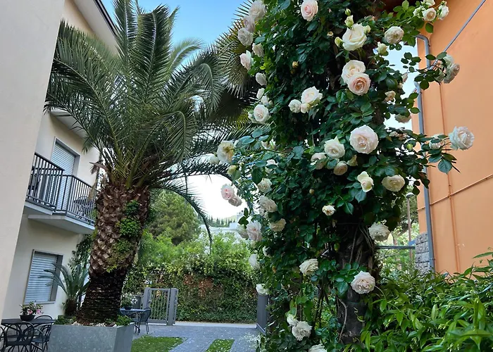 Villa Phoenix - Lake ApartmentsAlbergo